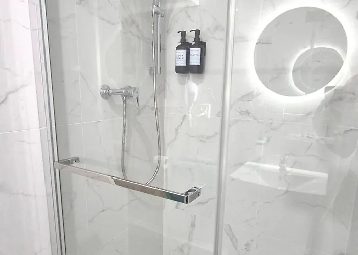 Quo Vadis Aparts By Ronus, Centrum Rum i privatbostad